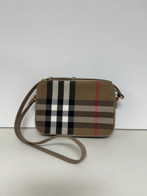 foto frontale Burberry Camera Bag in Tessuto Check e Pelle