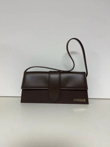 foto frontale della Borsa Jacquemus Long Bambino