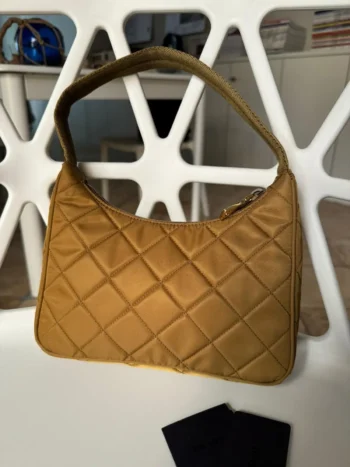 foto della Borsa Prada Re-Edition 2000