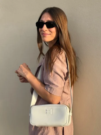 Miu Miu modello tracolla